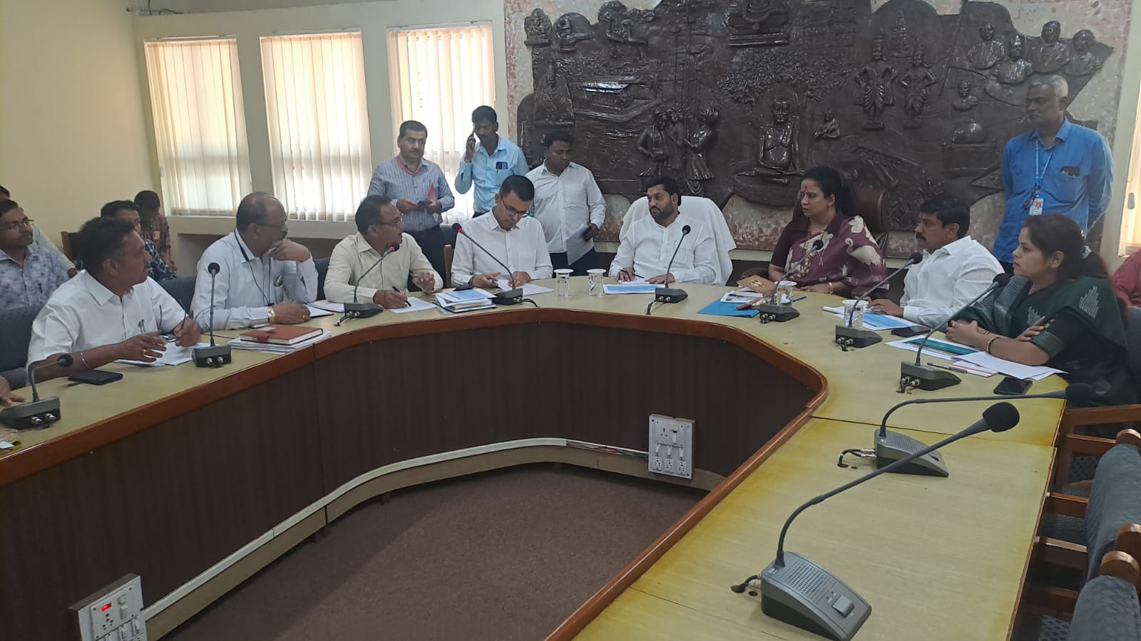 पाणीपुरवठा सुरळीत करण्यासाठी महापौर कोंड्याल यांची कडक सूचना