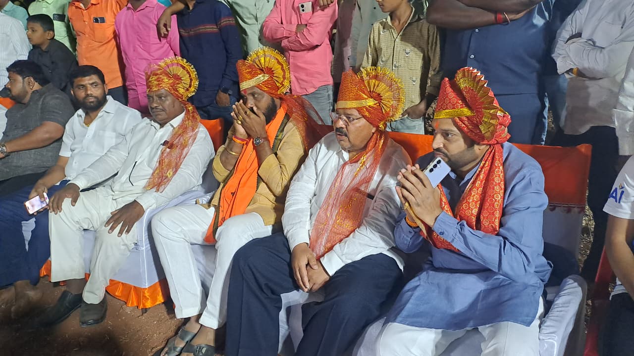 महाशिवरात्रीनिमित्त भव्य जंगी कुस्ती स्पर्धेत “श्री सिद्धेश्वर केसरी २०२६” किताब पै. श्रीनिवास पाथरूट यांना; आंतरराष्ट्रीय जलतरणपटू श्रावणी सूर्यवंशी यांचा गौरव..