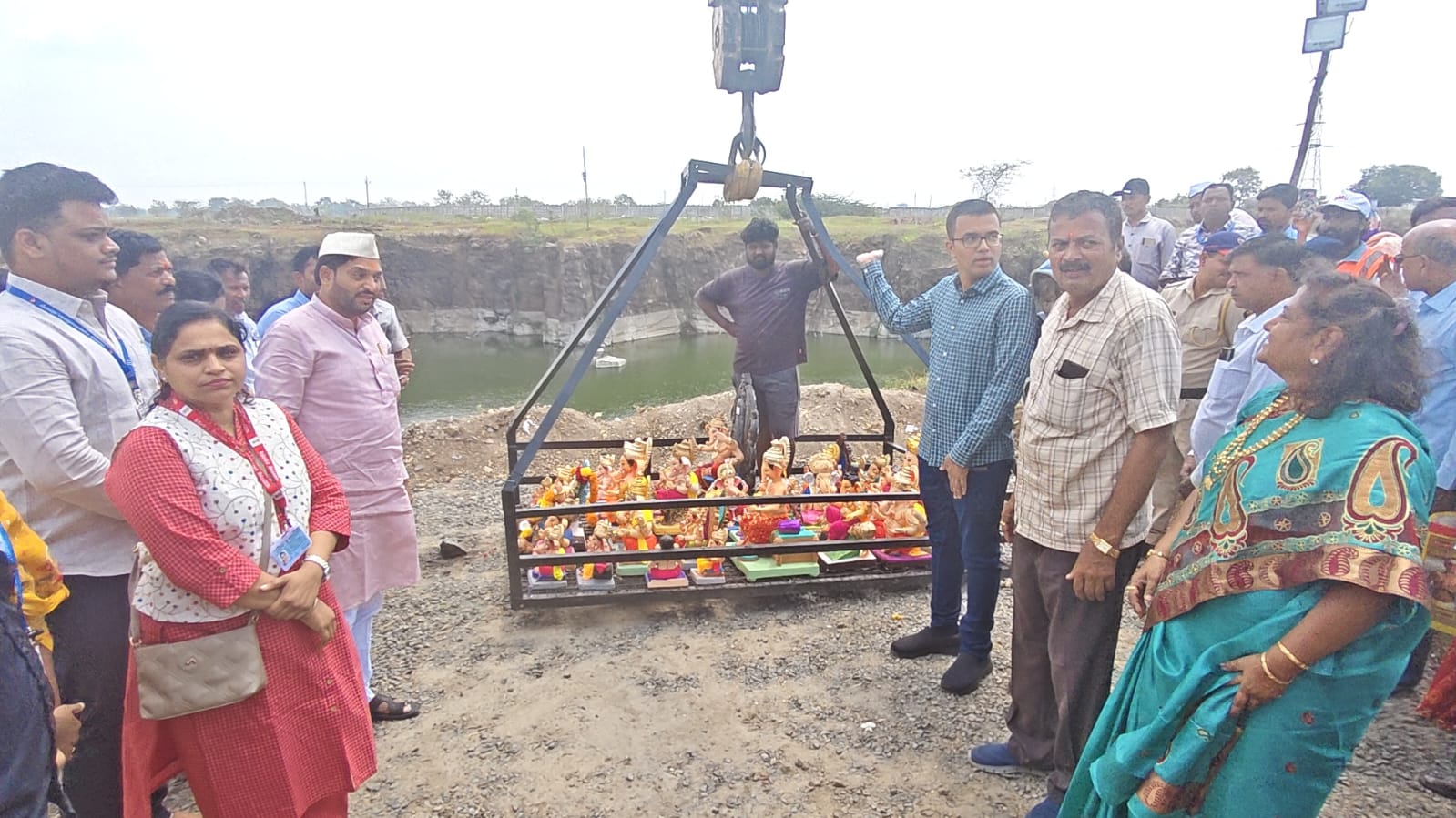 The idol of Lord Ganesha at the quarry on Tuljapur Road was worshipped and then immersed in accordance with the prescribed rituals.