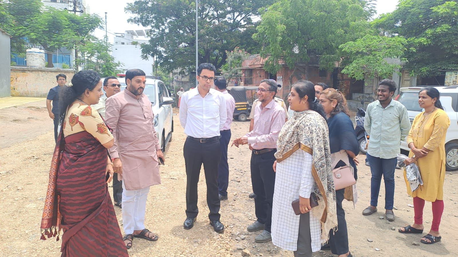 Mayor Vinayak Kondyal personally inspects the *Palkhi* (palanquin) route ahead of the Shri Gajanan Maharaj *Palkhi* procession; issues directives to ensure all facilities are made available for the *Warkaris*.